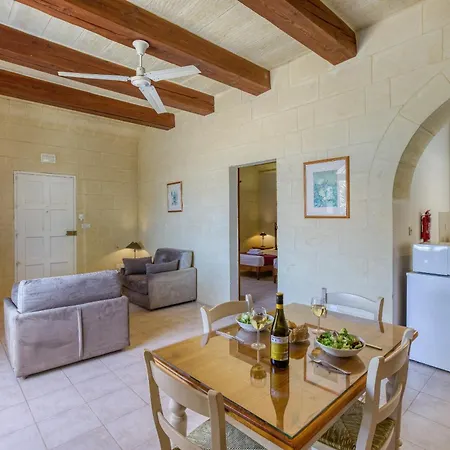 Villagg Tal-fanal * Għasri