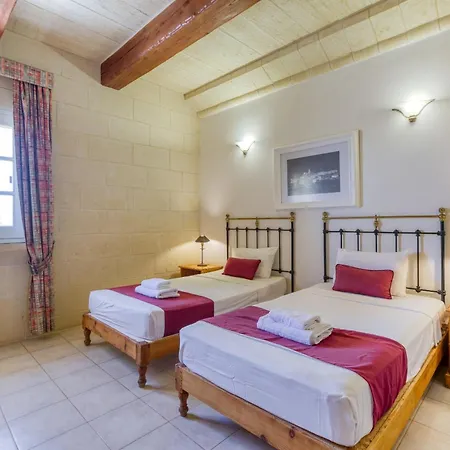 Villagg Tal-fanal * Ghasri (Gozo)