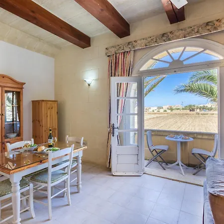 Villagg Tal-fanal Ghasri (Gozo)
