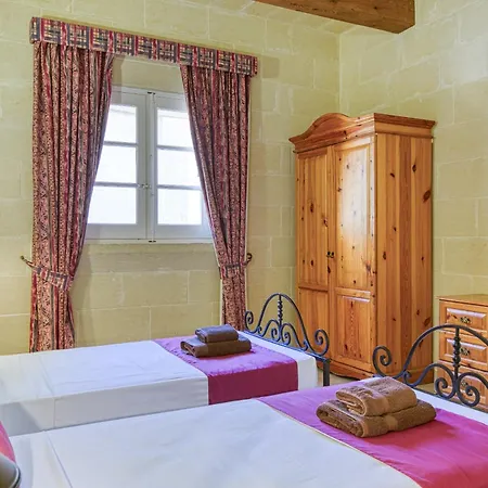 Villagg Tal-fanal * Għasri