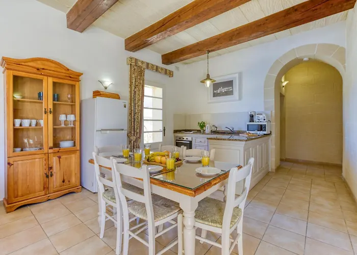 Villagg Tal-fanal Apartman Għasri